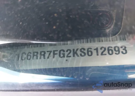 2019 Ram 1500 Classic z USA, uszkodzony, nr VIN 1C6RR7FG2KS612693